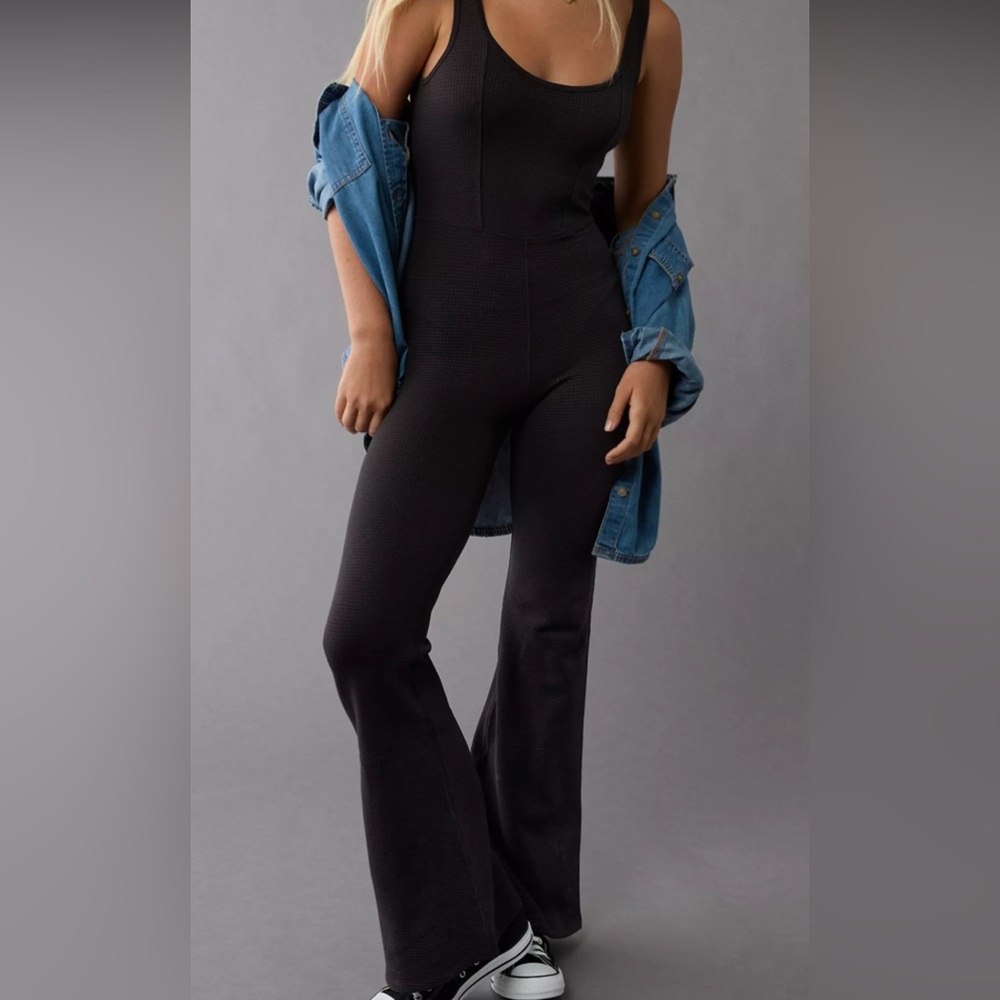 American Eagle Scoop Neck Flare Leg Jumpsuit Women L Black Waffle Knit Stretch